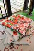 Set 4 pernute pentru scaun cu motive traditionale
